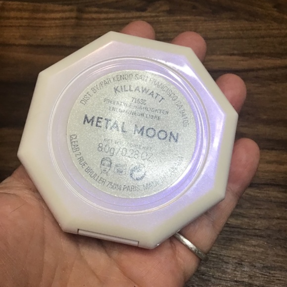 Fenty beauty by Rihanna highlighter in metal moon - Picture 8 of 10